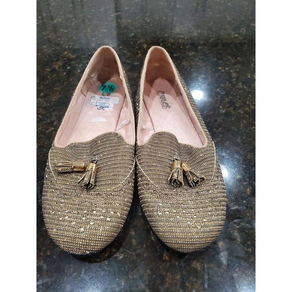 Carlos Santana Women's Metallic Upper Casual Closed Toe Flats Shoes Size 7.5 - Picture 1 of 12